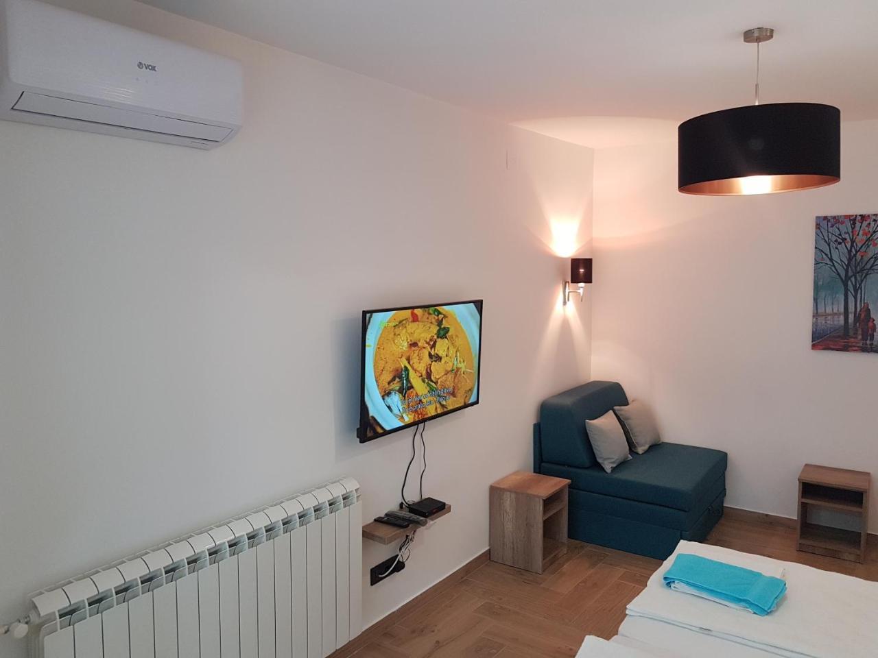 Apartman Simic 2 ヴァリェヴォ エクステリア 写真