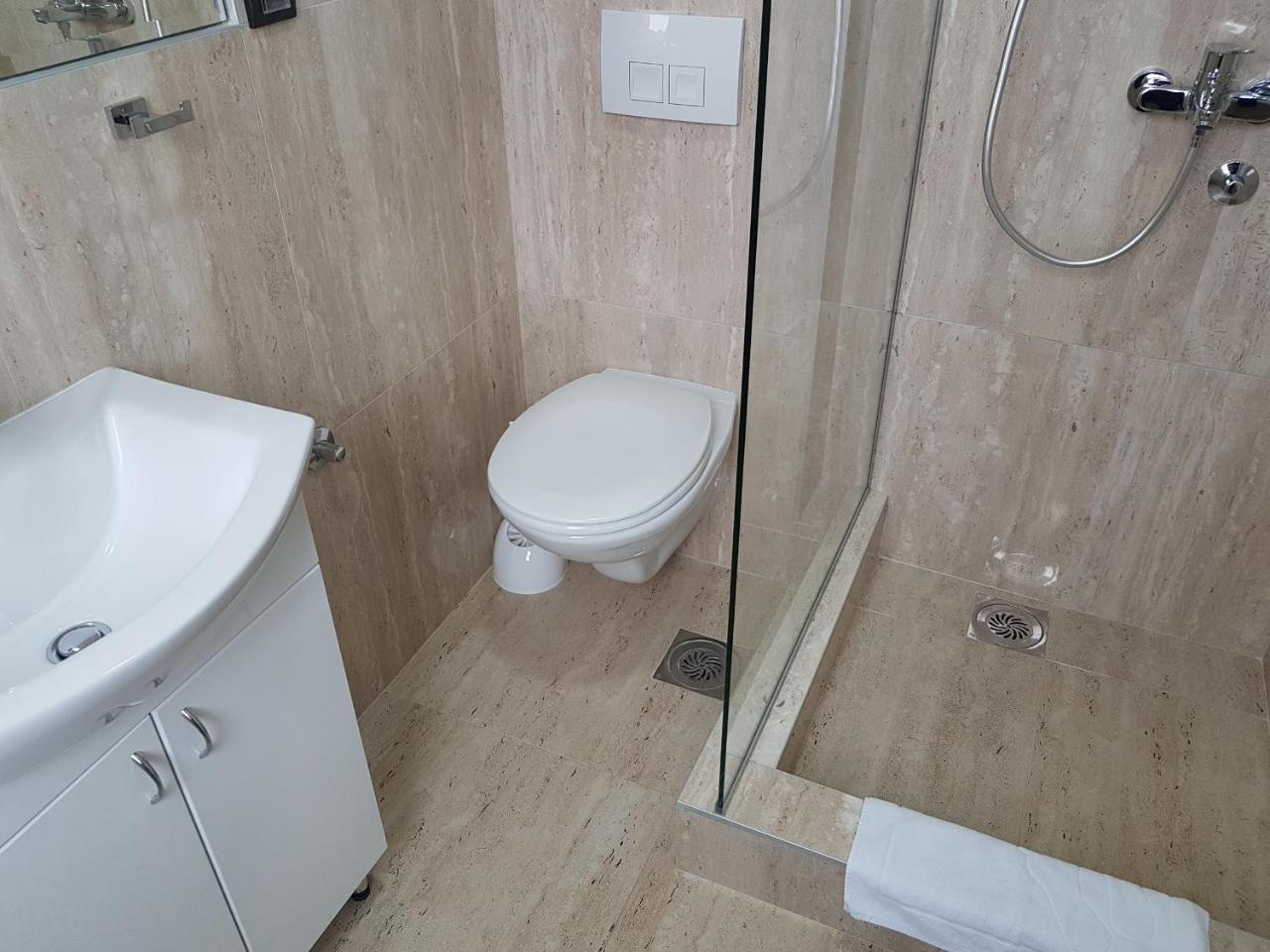 Apartman Simic 2 ヴァリェヴォ エクステリア 写真